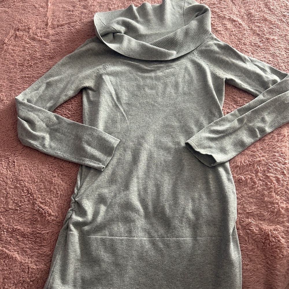 Elegant Gray Women's Sweater